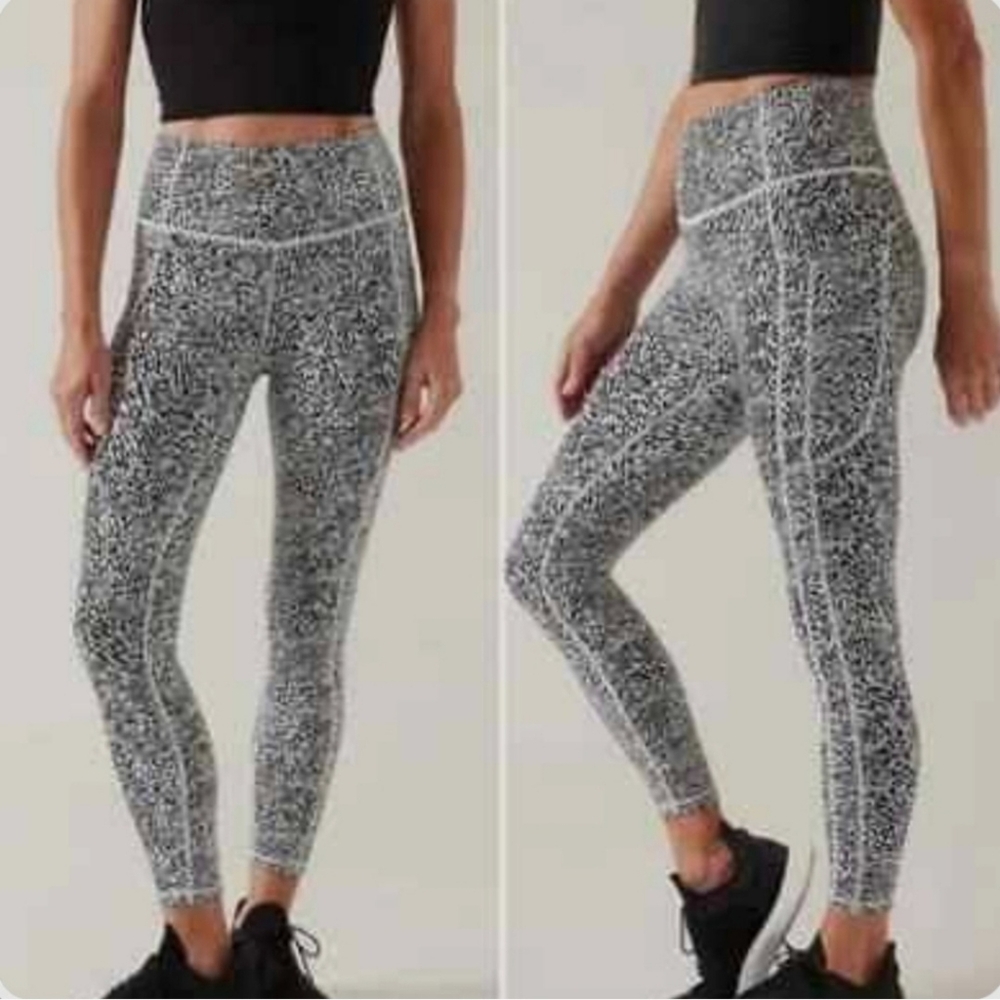Athleta Ultimate Stash II Textured 7/8 Tight Large
